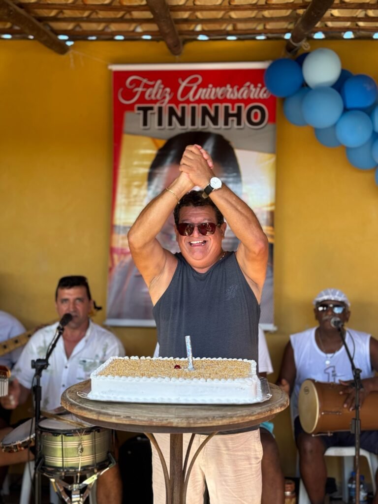 Ex-Prefeito de Marataízes comemora seu aniversário e anuncia pré-candidatura a deputado estadual