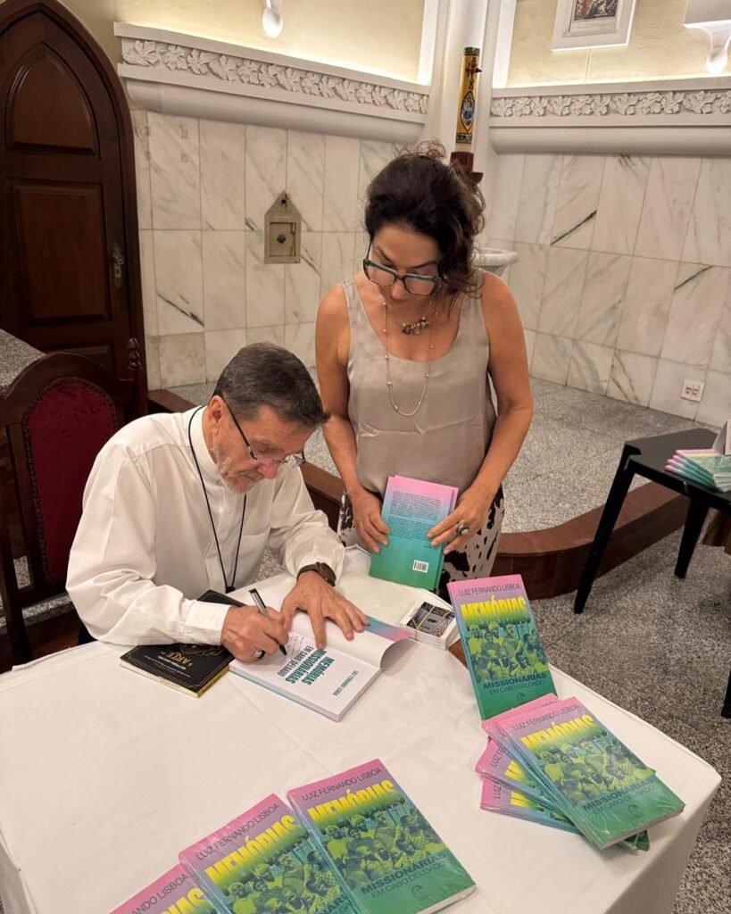 Dom Luiz Fernando Lisboa lança livro sobre suas experiências em Moçambique