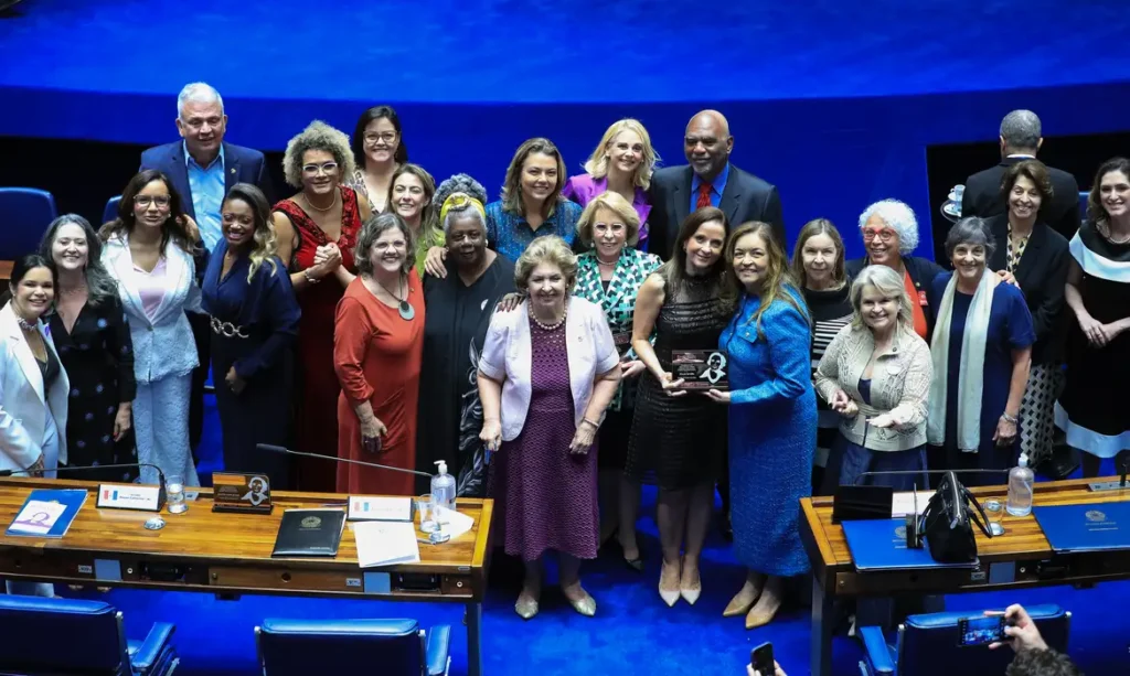 Senado premia 19 mulheres que defendem direitos e igualdade de gênero