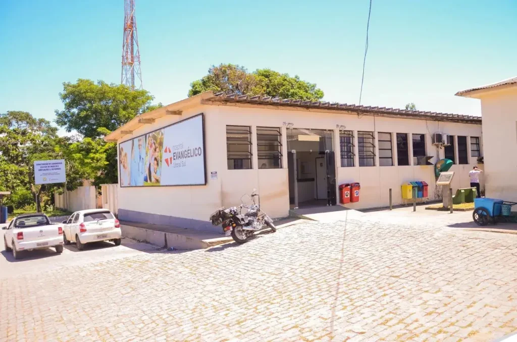 Mulher fica gravemente ferida após ser atacada por Pitbull em Marataízes