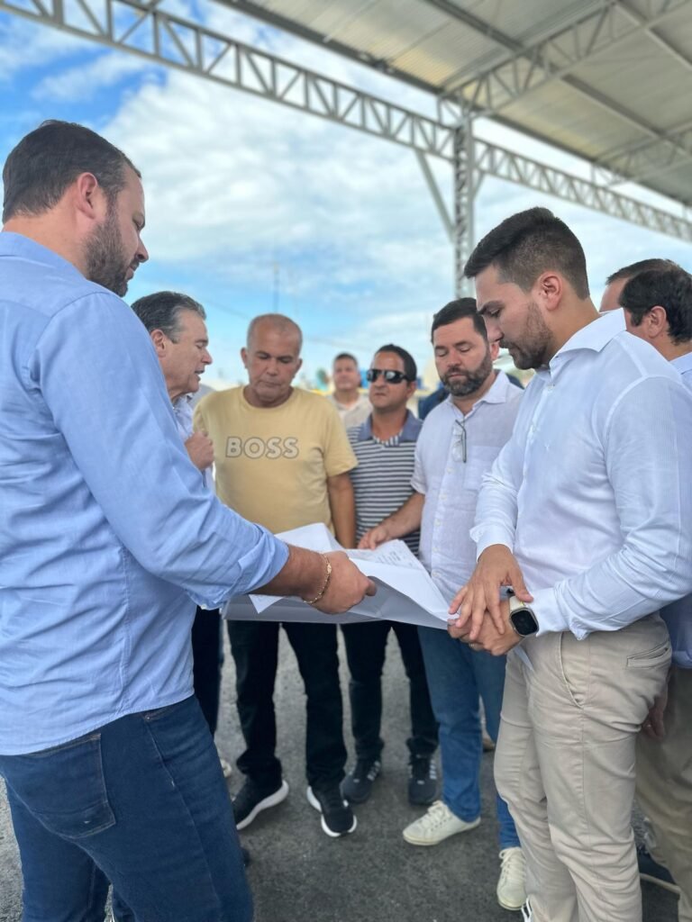 Ministro da Pesca visita Itapemirim, capital do atum e do dourado