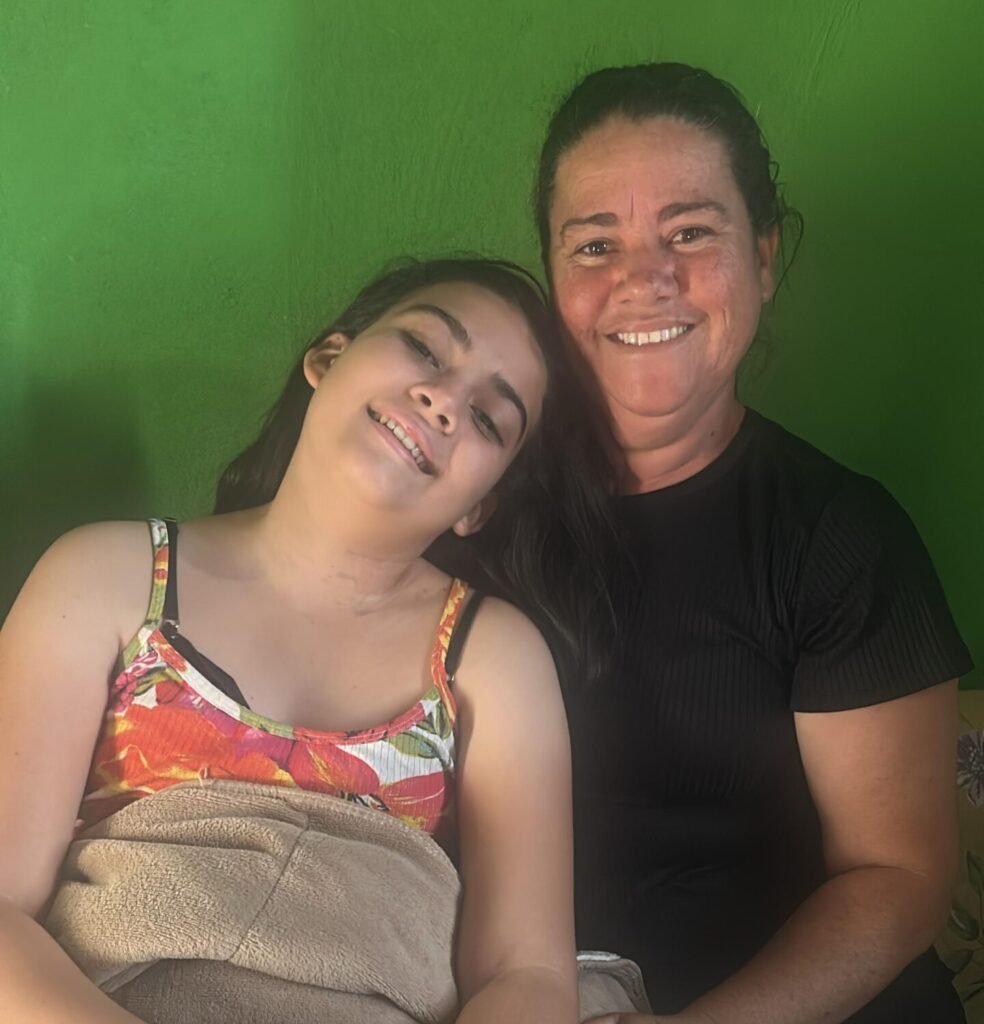 Final feliz: Alta hospitalar para a adolescente que levou bolada na cabeça em escola de Marataízes