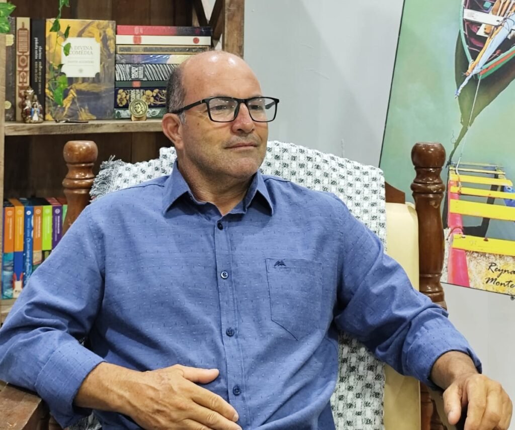 Entre Lembranças e Tradições: Capitão da PM lançará livro de memórias em Marataízes