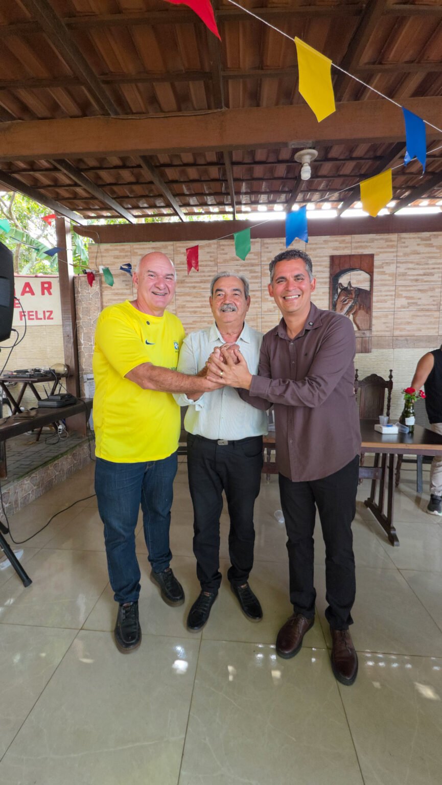 Prefeito de Marataízes apresenta pré-candidatos que receberão seu apoio nas eleições de 2026