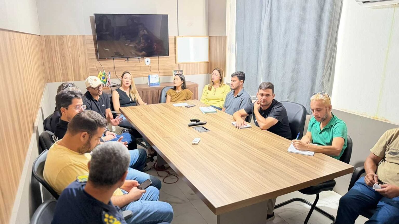 Força-tarefa reúne órgãos para definir ações sobre pessoas em situação de rua nas Pedras de Itaoca